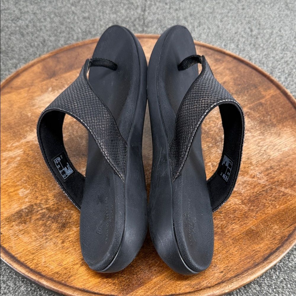 Cloudsteppers Clarks Sandals Wm 9 M Black Thong Flip Flop Comfort - Picture 6 of 11